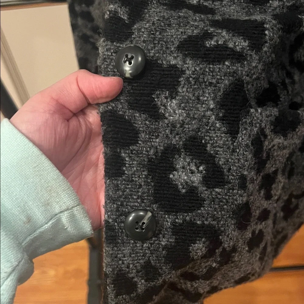 Madewell Leopard Print Cardigan Texture and Thread - Picture 6 of 10